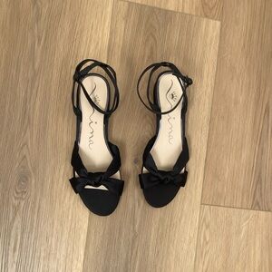 NWT Nina Sulma black Sandals